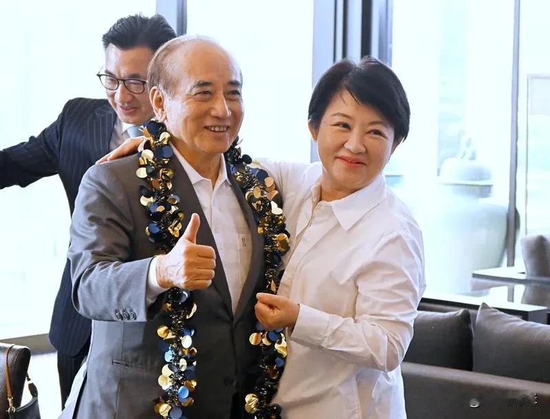 目前国民党内部争夺党主席的舆论很甚，主要是卢秀和朱立伦的较量非常明显。王金平当然