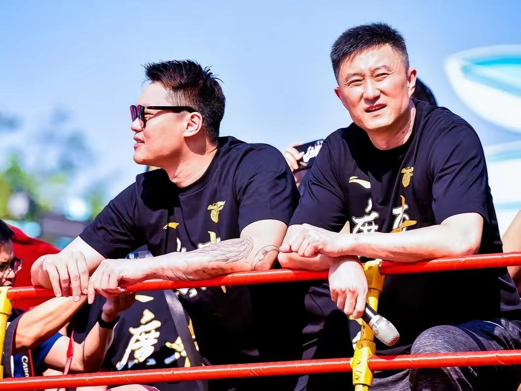 广东宏远男篮拼精神绝对值得其他俱乐部学习，刚刚给俱乐部设立了球队总教练和荣誉顾问