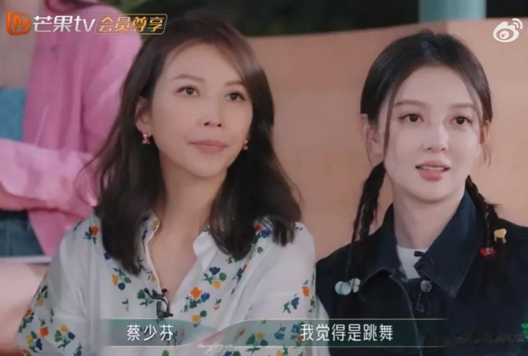 龚琳娜的胆子真大呀，她不经意说出的一番话，谢娜Ella都被吓到了，完全不敢接话了