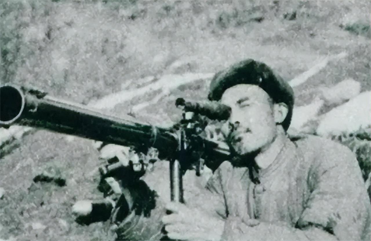 有一次，志愿军炮兵排长王宗重发现，美军坦克每天都来破坏我军工事。于是他主动执行猎