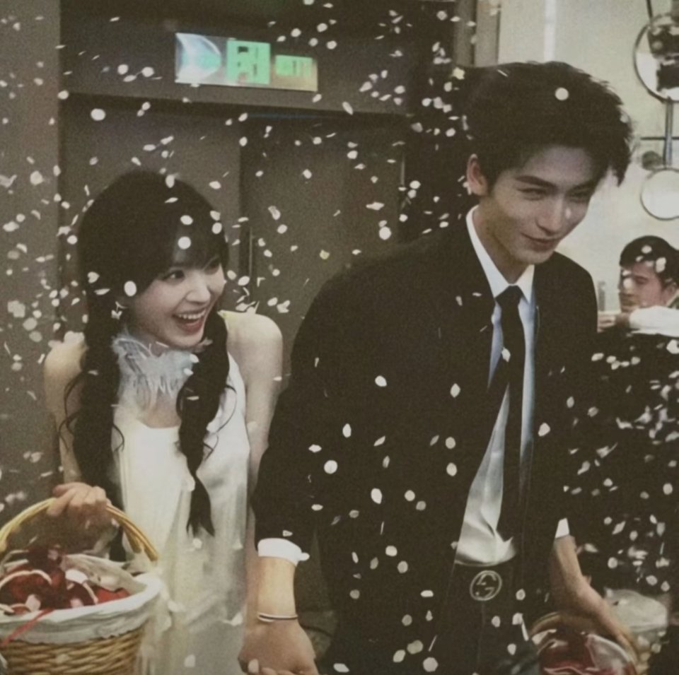 张凌赫田曦薇见面了张凌赫田曦薇庆功宴见面了 今天是最后一次以樊长玉和谢征的身份见