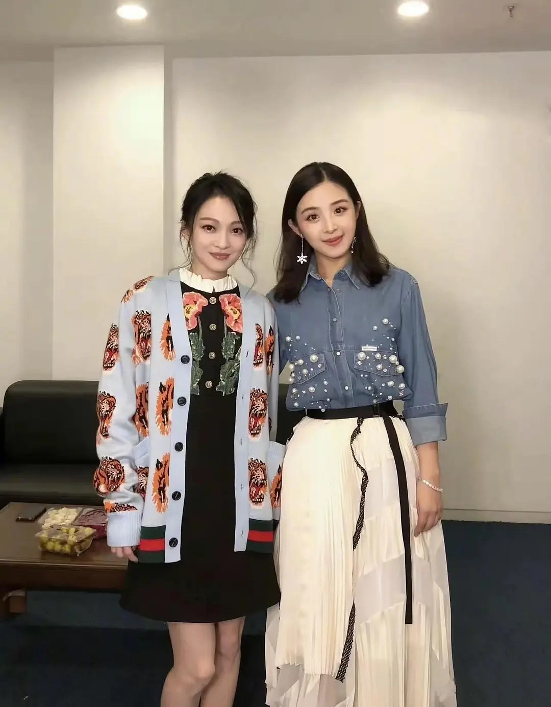 以前的歌手是不是既漂亮又会唱歌啊，红遍大江南北一半靠唱功一半靠颜值 