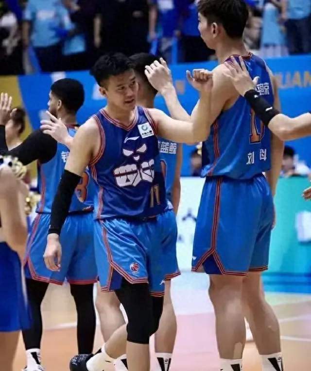 四川97-85天津,终结53连败!没想到四川主帅赛后这么说,让人破防