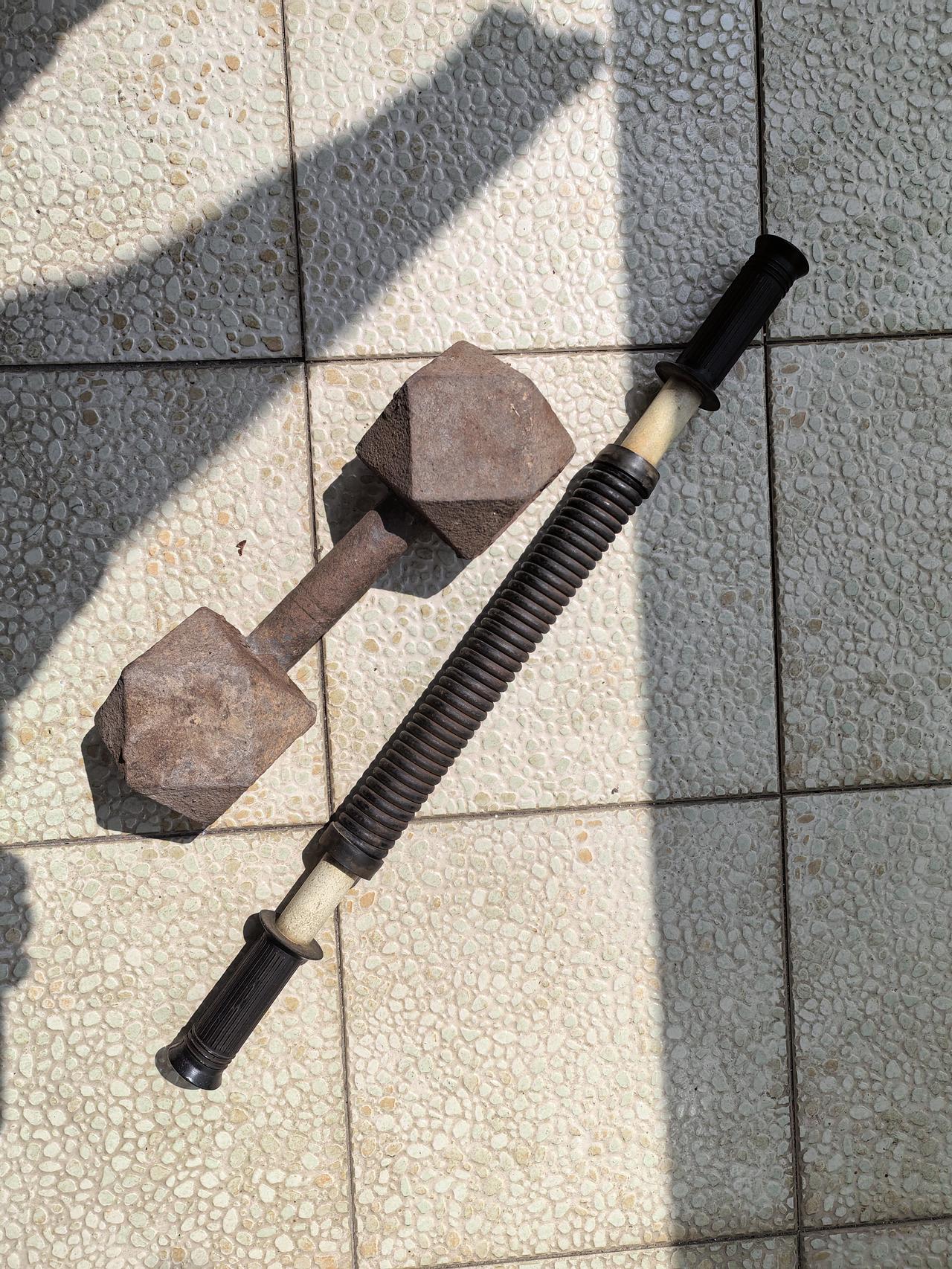 喜欢骑行🚴

其实是喜欢运动
四十岁之前属“运动达人”
跑步游泳哑铃双杆臂力棒