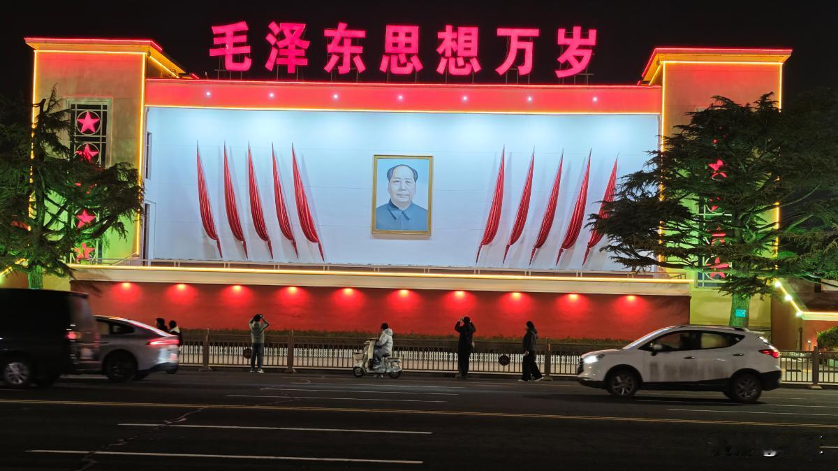 长治元宵：便民暖心 亲民走心 为民初心
 
今年长治元宵节，一改往年风格，以便民