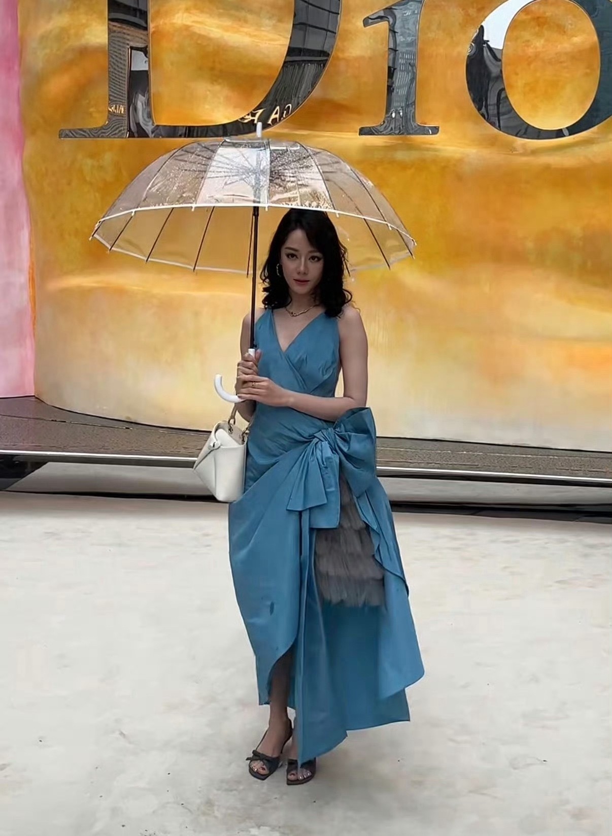 迪丽热巴的妆没问题啊，看起来很精致