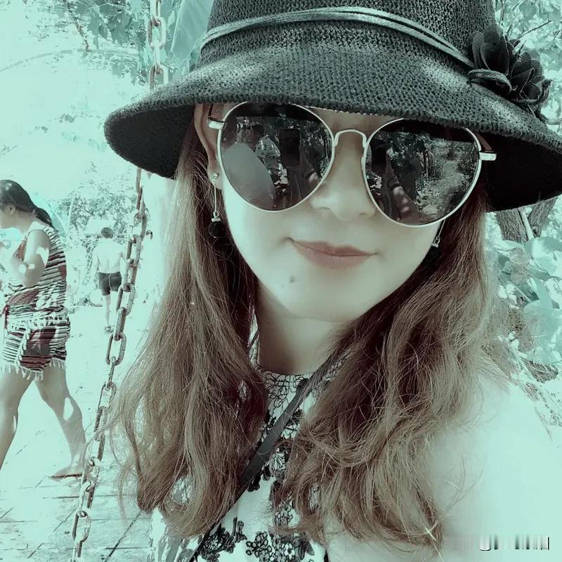 离婚女性再婚遇抠门男该咋办？听听我同事的真实经历
 
身边不少离婚的姐妹，都想再