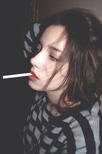 每个人都有选择生活方式的权利，但这种权利不应建立在损害自身和他人健康的基础上。社