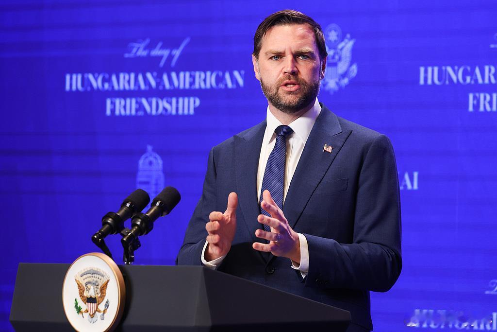 美副总统万斯：美伊停火为“脆弱休战” 特朗普“急于看到进展”，说你们原油什么时候