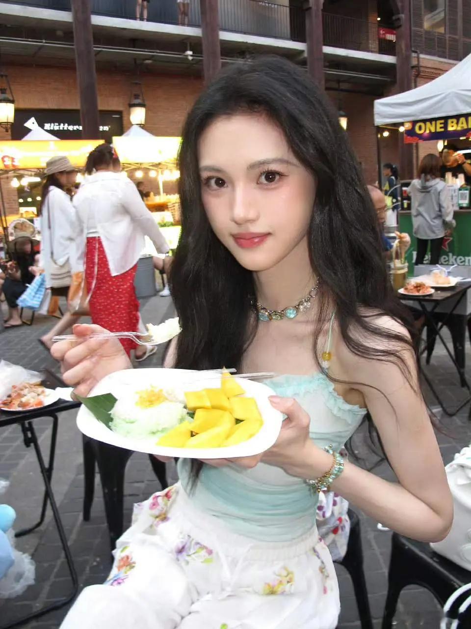 这个00花是谁啊，演过什么吗 