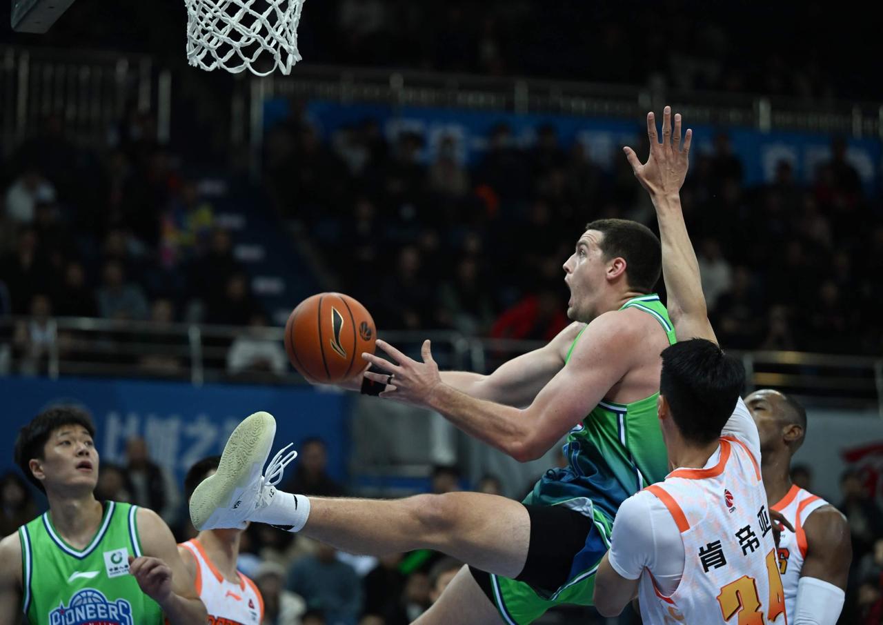 天津队想要强势终结自己的四连败，并客场掀翻深圳这支球队！毕竟当他们以91:115