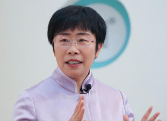 2019年，父母为44岁的蒙曼公开征婚，不要房车、不要学历、不看相貌，只要一个条