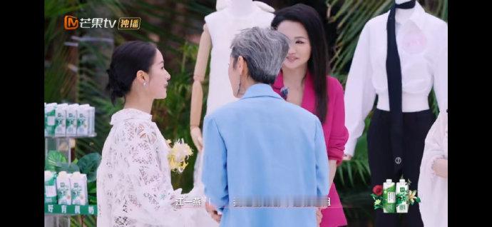 江一燕对叶童说我亲过你老婆 江一燕对叶童说我亲过你老婆 江一燕心想与其让你从别的