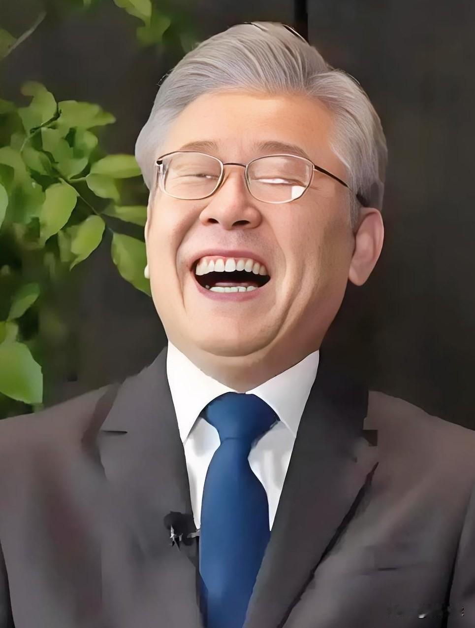 不得不说，韩国选李在明上任，确实是选对了，是韩国民众的福气。

看看他上任一百来