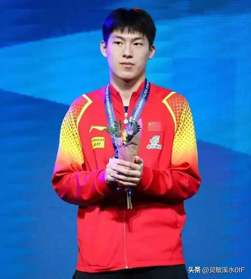 19岁的温瑞博初生牛犊不怕虎，四强遇到身经百战的顶尖高手张本智和，小伙子心态好，