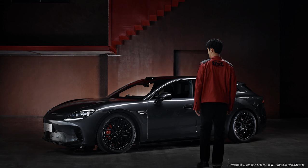 专门为全球品牌代言人黄景瑜量身打造的启境GT7帕米尔黑版正式发布，同时也确认了，