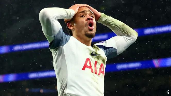 热刺vs布莱顿 热刺球迷如何评价西蒙斯呢？泰晤士报罗列了一组数据，具有讽刺意味的