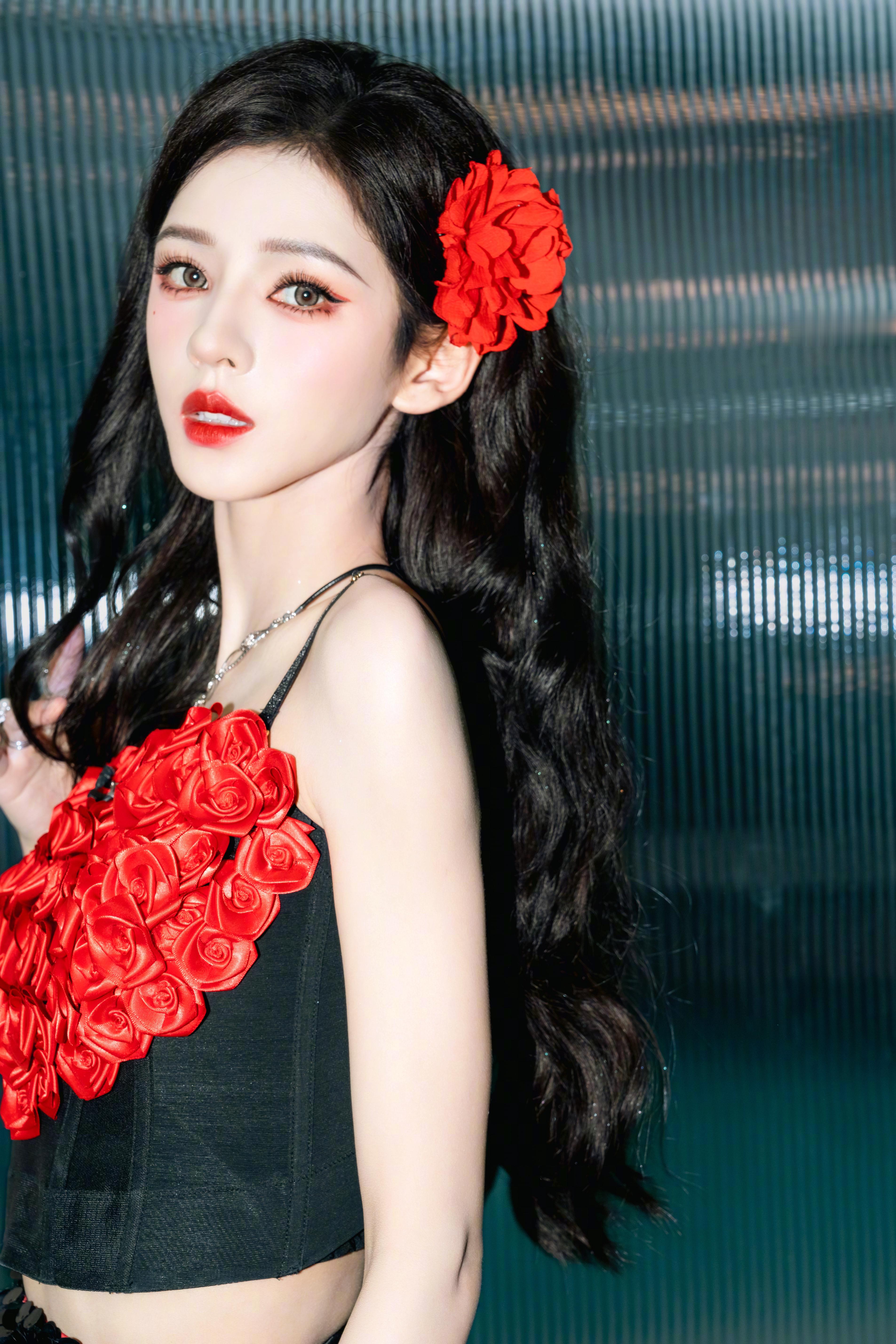 #张予曦腿环# ​​​