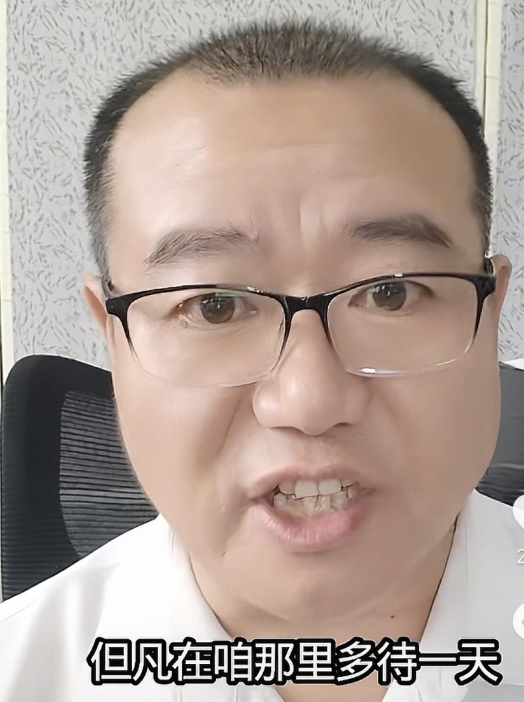 老娄布道，不论男女都看看，看他的视频起码能让你笑，能让你笑很长时间！
老娄布道主