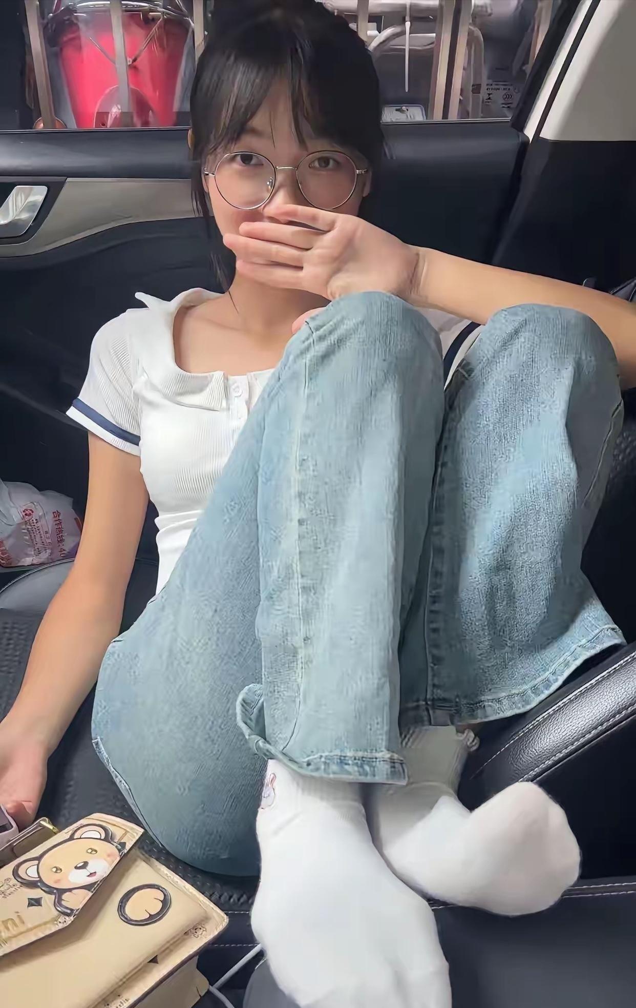 千言万语都抵不过青春的荷尔蒙，绝杀各种浓妆艳抹？