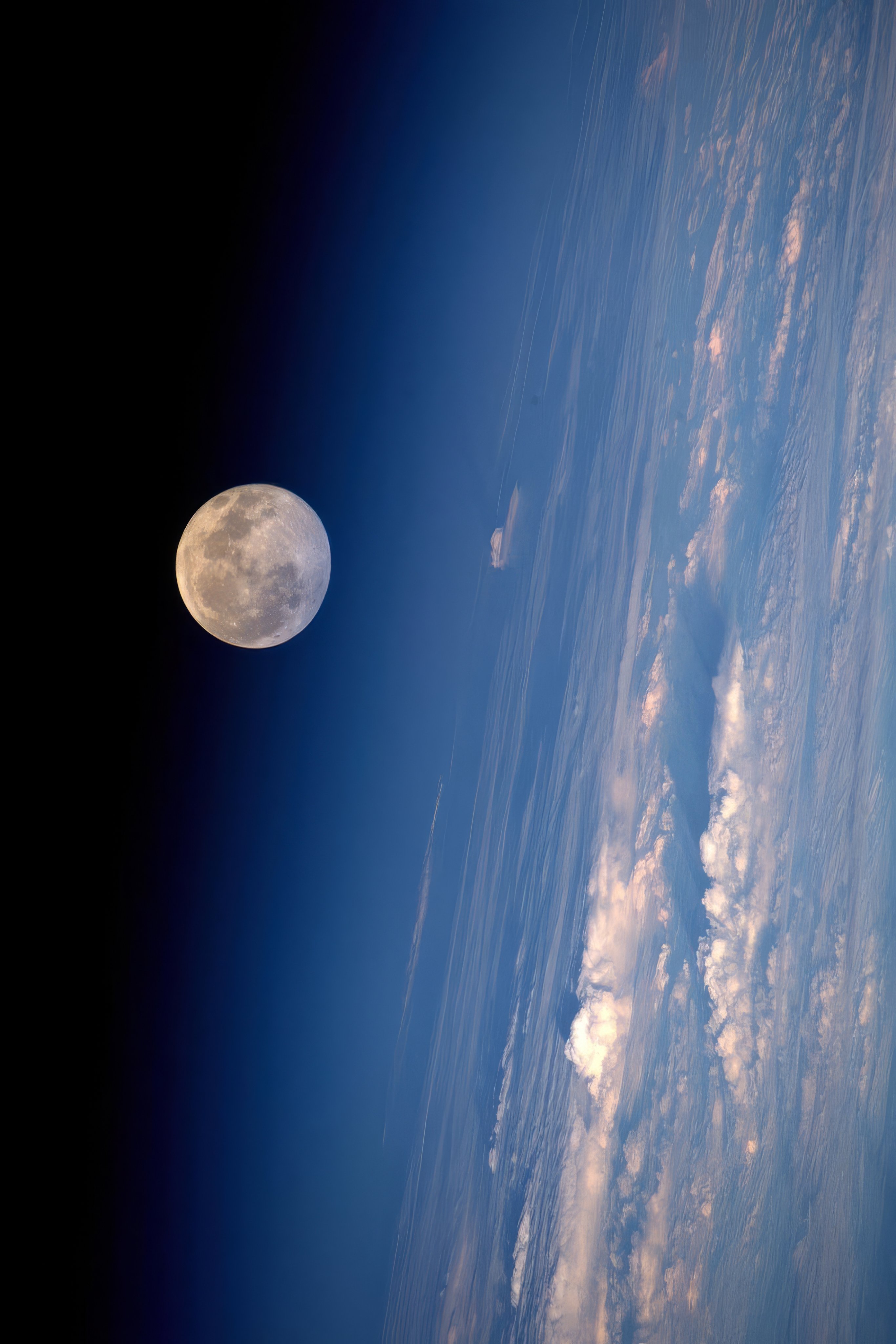 从太空看到的满月 ​​​