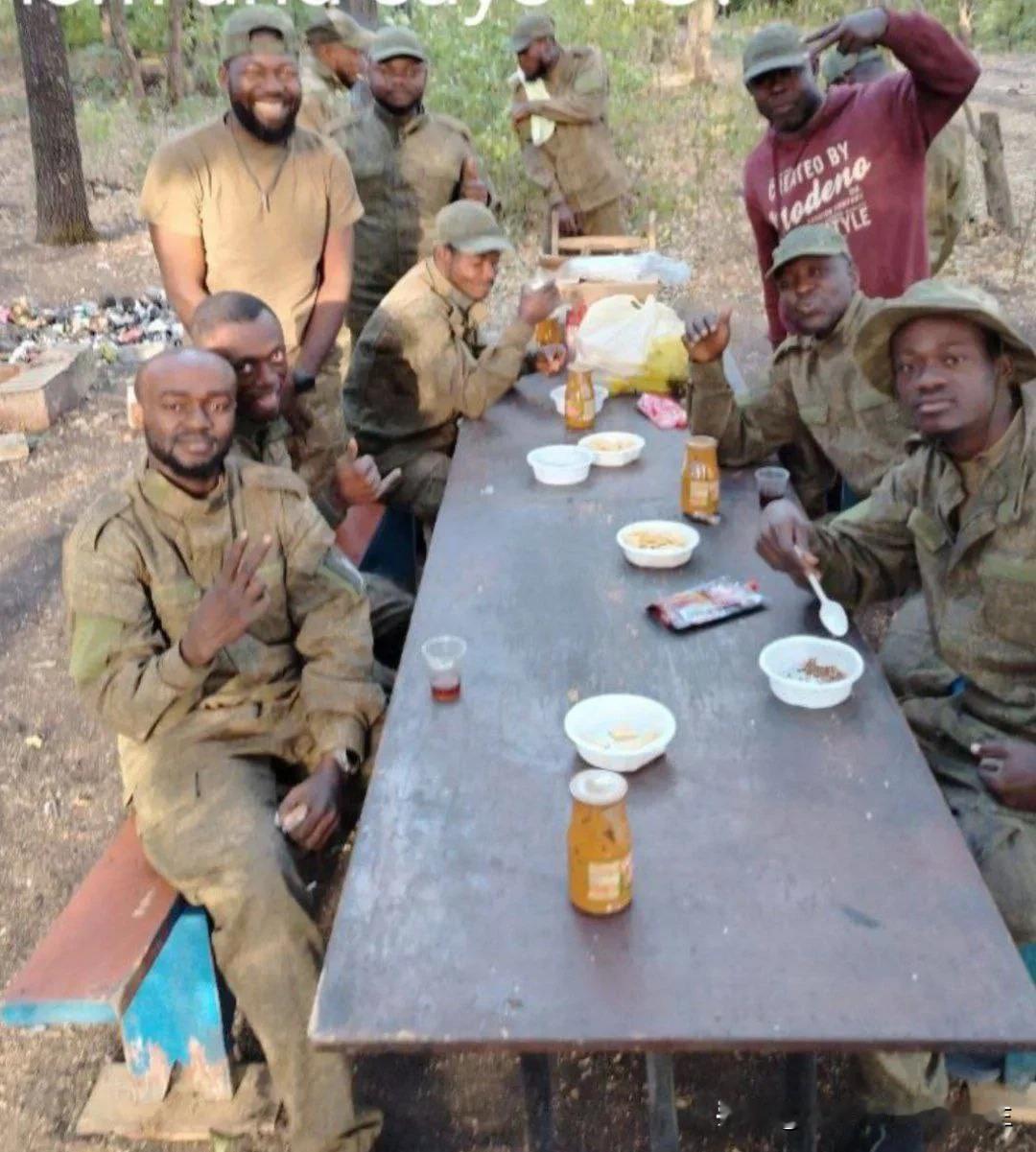 🇷🇺 ⚔ 🇺🇦 俄军前线作战士兵!