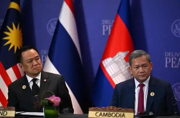 泰柬边境硝烟再起，和平曙光何时照进丛林？
 
12月7日，泰柬边境突发武装冲突，