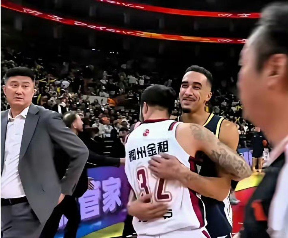 广东队的外援奎因这么快就开始被嫌弃了？只因奎因赛后与投中绝杀三分的浙江队外援约克