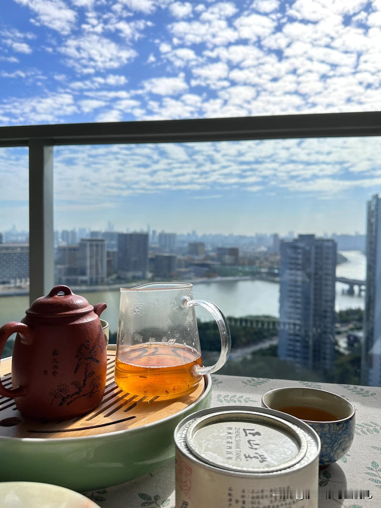 天气甚好
适合品茶
正山堂的茶👍