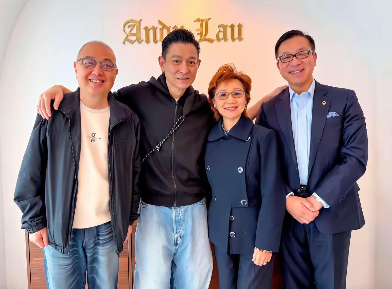 刘德华在天中娱乐有限公司老板的时候
真的投资了很多影视剧啊