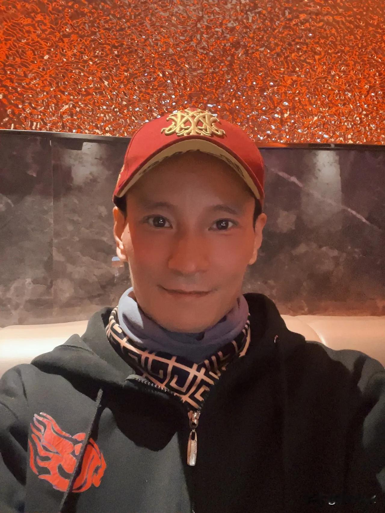 朋友们 2024年快过去了 祝大家2025心想事成！