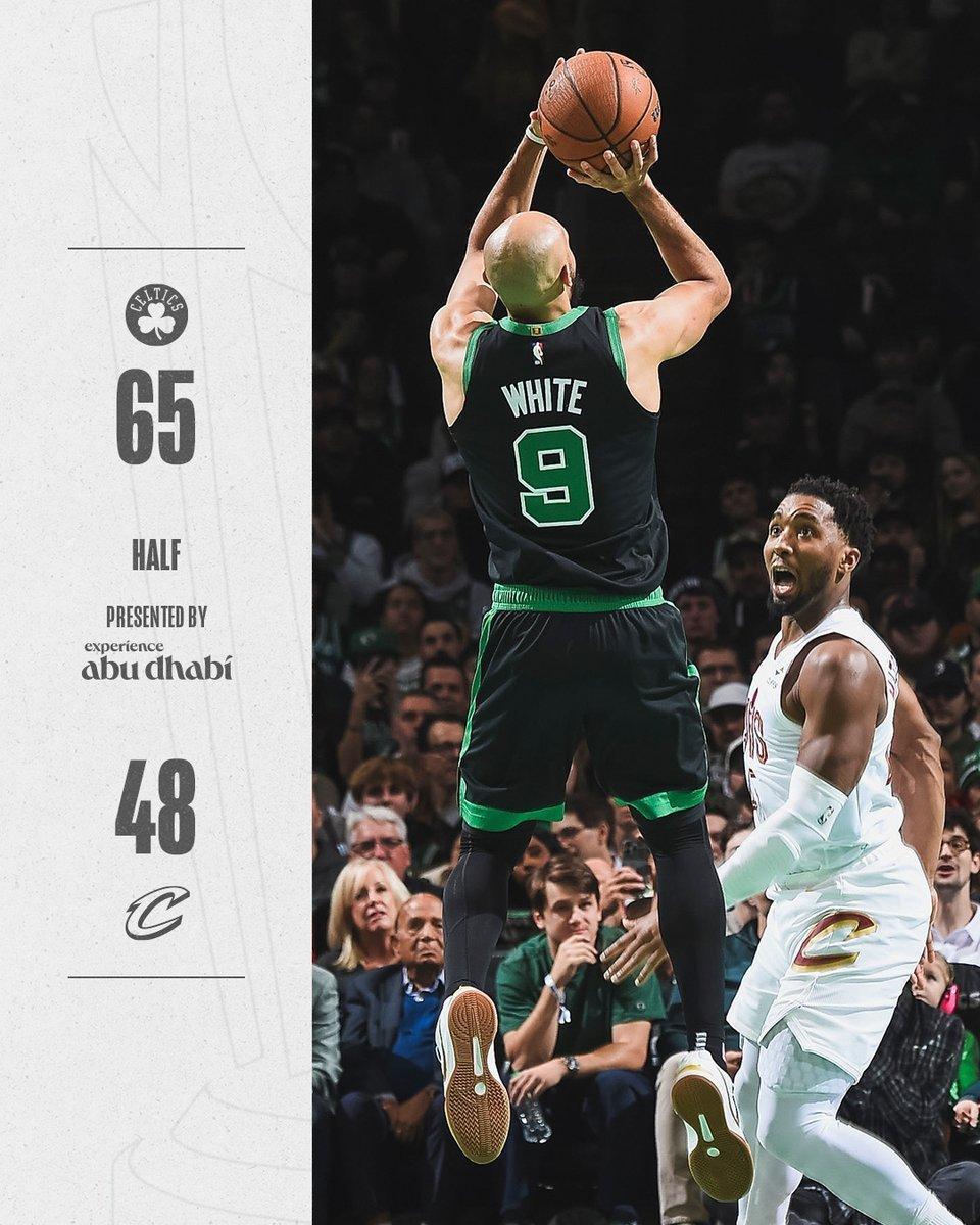 nba超会评  这一瞬间的表情应该很能体现今天骑士的心情，我相信他们也知道今天这