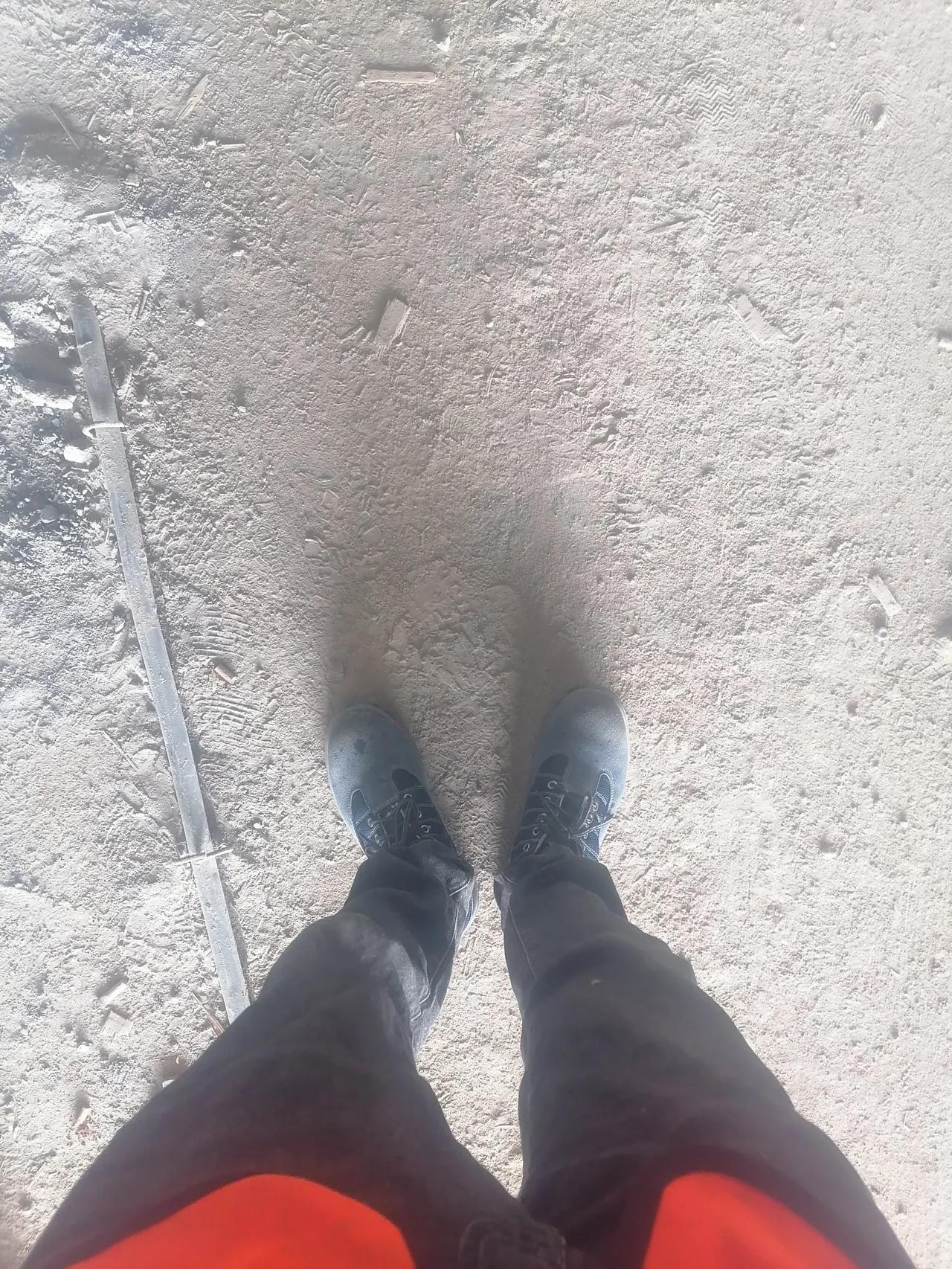 大家好。我是水电工星仔，星仔最近从游击队变成了正规军，老北京换成了劳保鞋。
不得