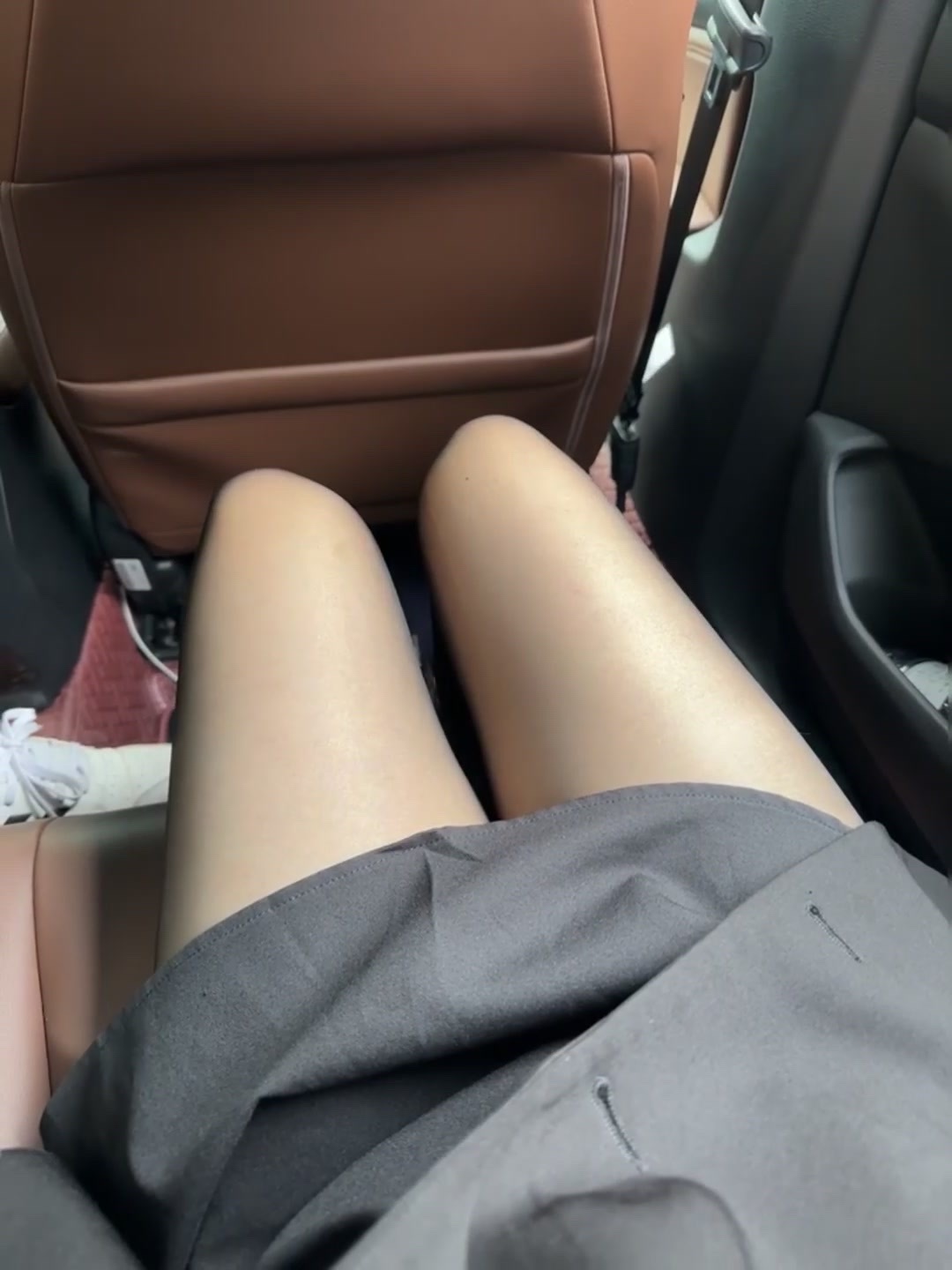 越来越喜欢搭配黑丝 ​​​