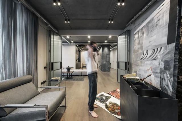 100㎡简约工业风，粗犷朴素的高级灰，这样设计很美