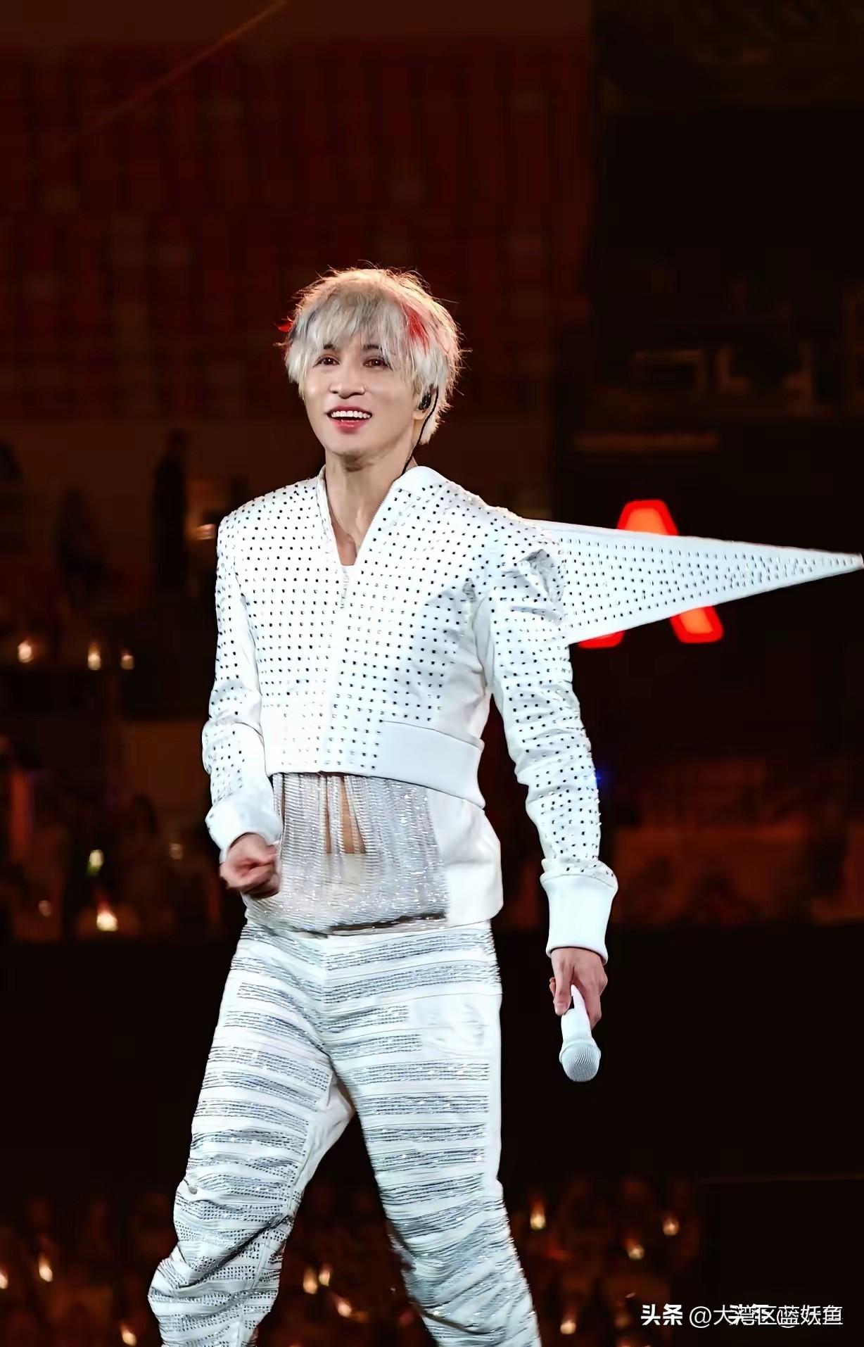 薛之谦这次是真把“真诚”这两个字刻进骨子里了。
 
广州那场暴雨，谁都没料到会这