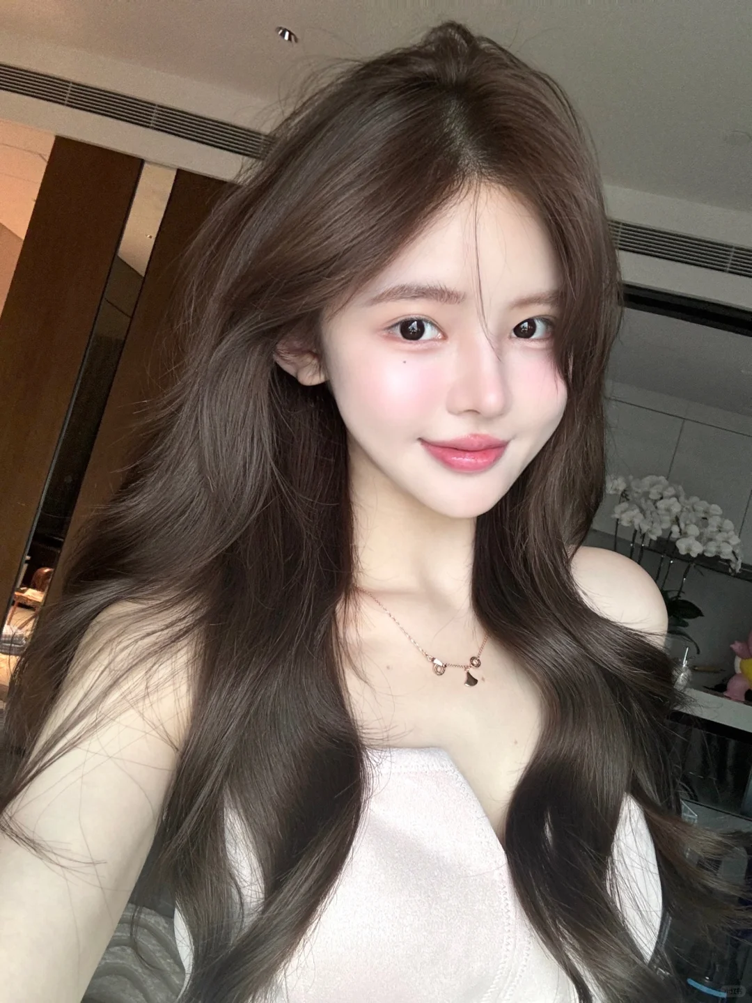 最近换了洗发水 头发有点太蓬松了🤣 	 像爆炸头🤯