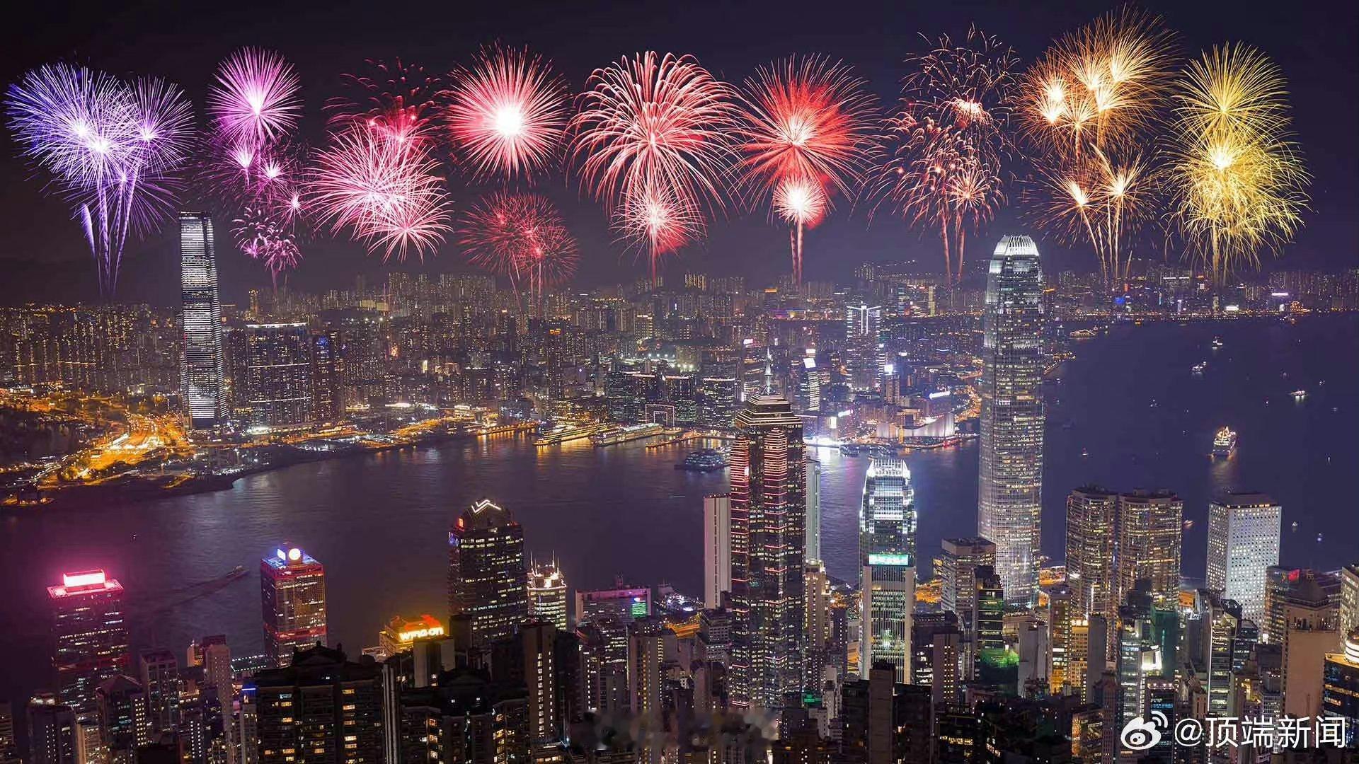 全面禁止放烟花爆竹就是变相消灭华夏传统文化，就是消灭年味，必须在春节允许放鞭炮，