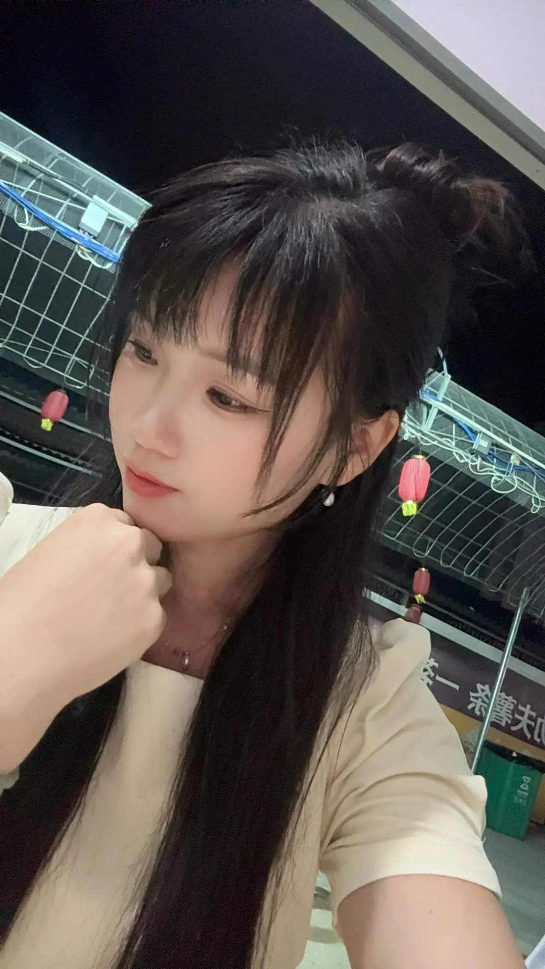 六月你好，愿生活不再拥挤，愿笑容不必刻意！