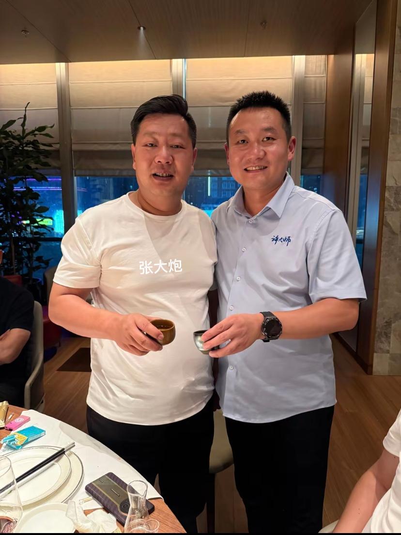 赵大炮铤而走险，不知轻重，昨天冠心病刚出院，就带着王小宝一众徒弟赶往长沙，给本地