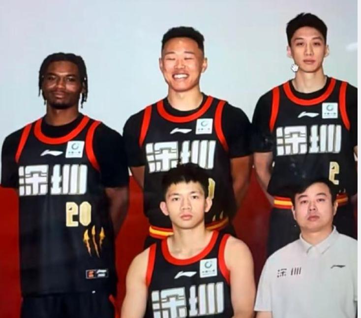 贺西宁这两个赛季真的进步太快了，上一场比赛又拿下31分的高分，带领深圳男篮获得5