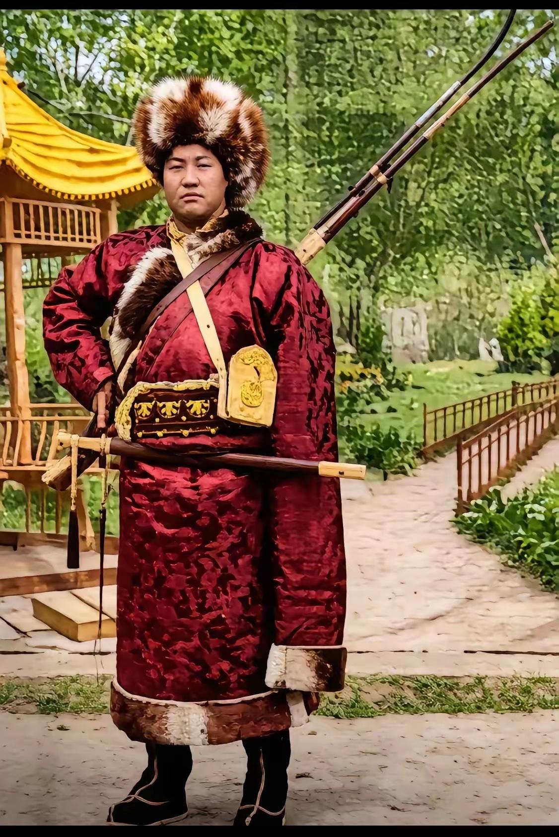 1944年，一个藏族人为重庆捐了买30架飞机的钱，举国震动，被称“抗战捐机第一人