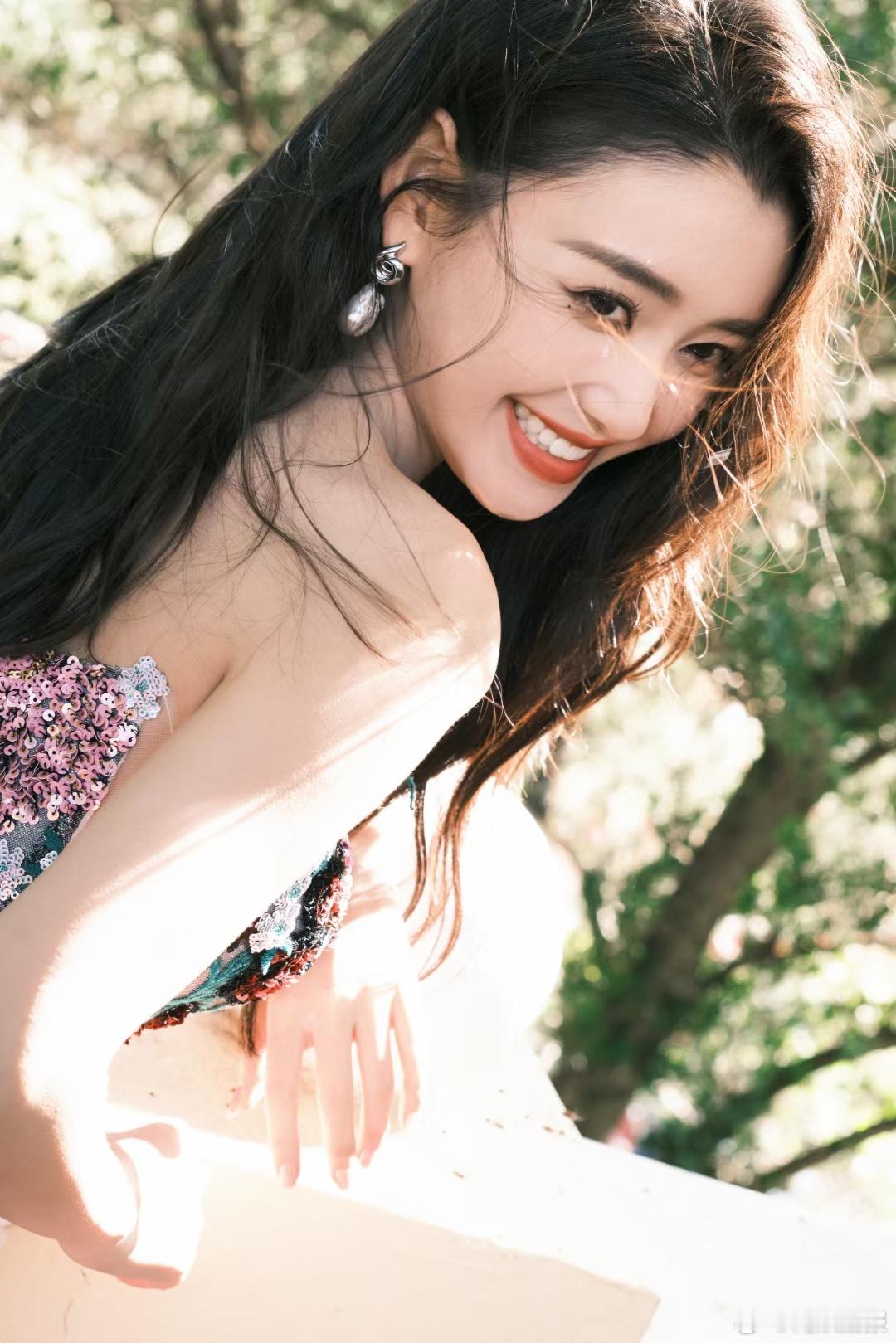 长大了的演员蒋依依越来越好了！未来娱乐圈的顶流小花吧！ ​​​