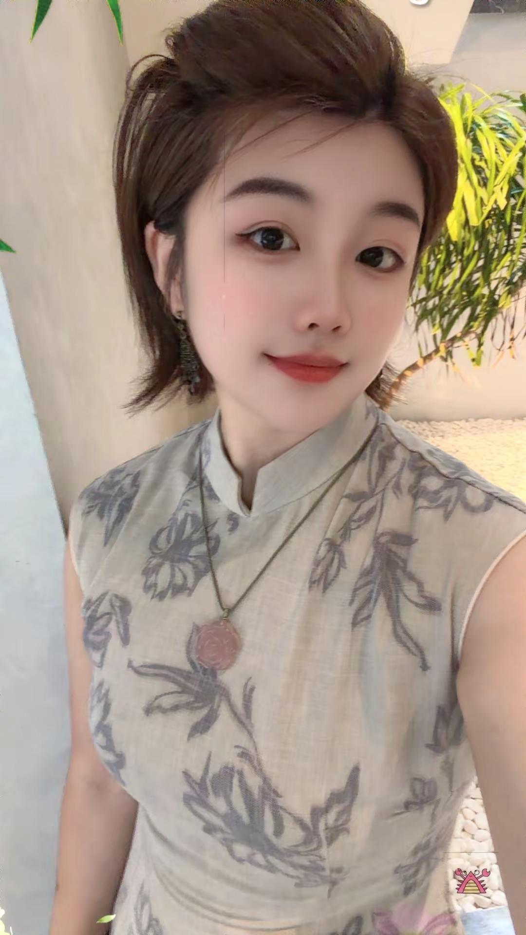 阳光会照亮每一个抬头的人，生活也会善待每一个认真的人
