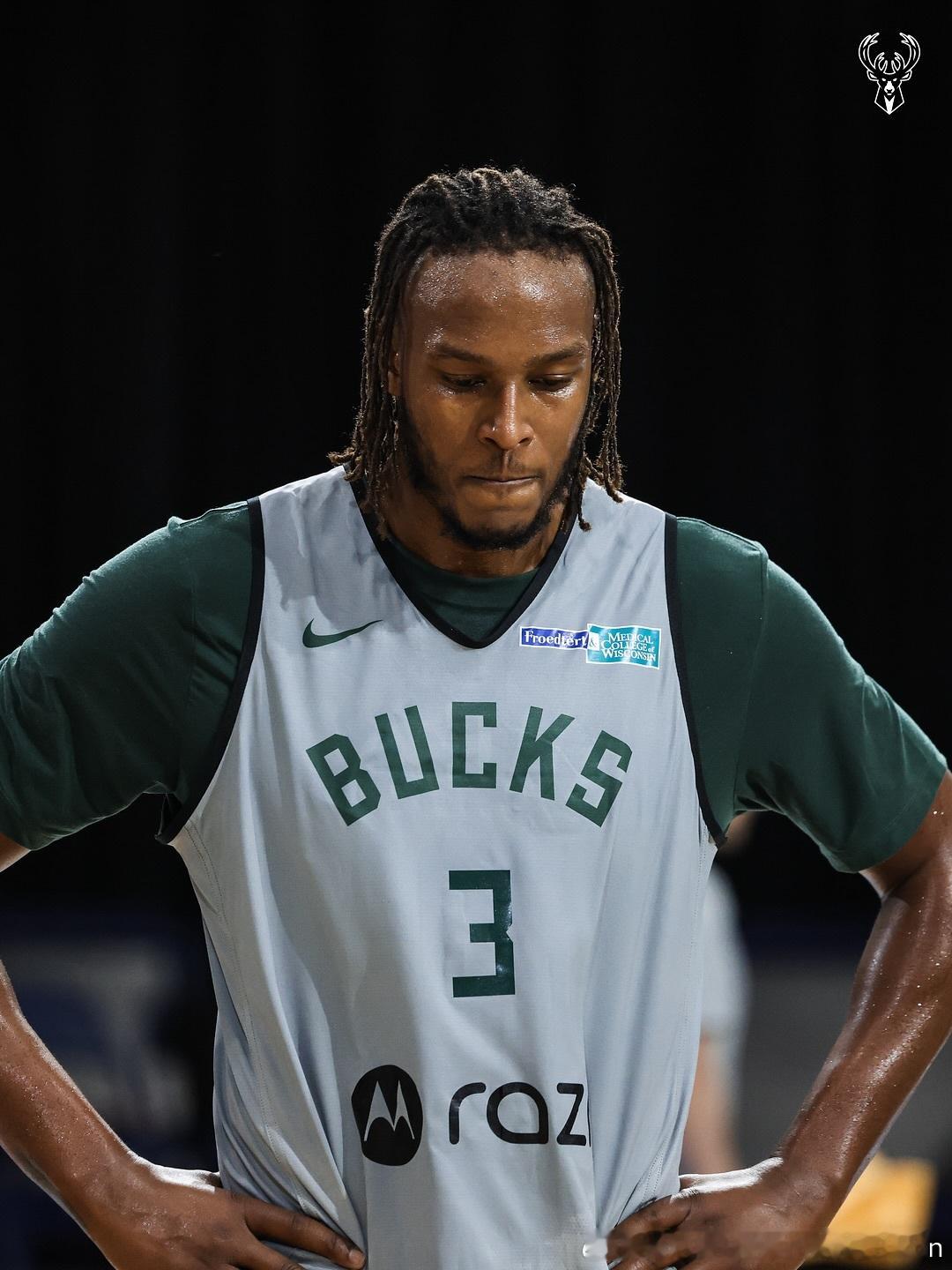 里弗斯：字母哥将在近期直接从希腊飞往迈阿密与球队会和雄鹿nba话题讨论 ​​​