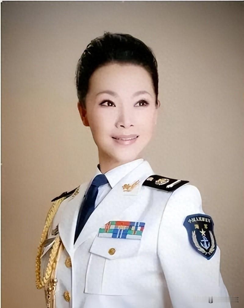 那个从春晚消失的女人，25年后真相终于藏不住了
1996年除夕，25岁的吕薇一身