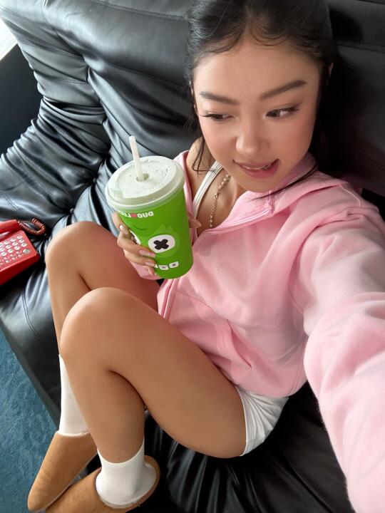 今日上班状态👩🏻‍💻：★★★★★