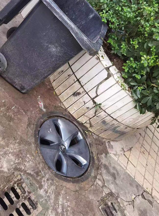 这就是特斯拉轮毂的巧妙之处？？？
马斯克有点先见之明啊！难怪对中国很有好感