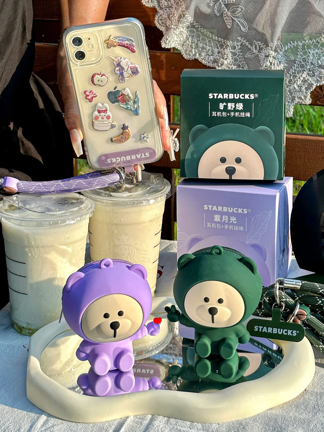 星巴克旅行周边已next level….竟然会手势舞