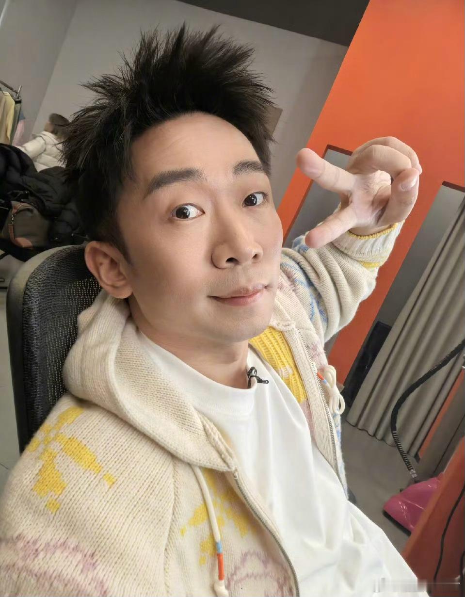 杨迪认证时团舞自学难度拉满 杨迪都觉得难，可见时团的舞有多考验功底，他们能跳得这